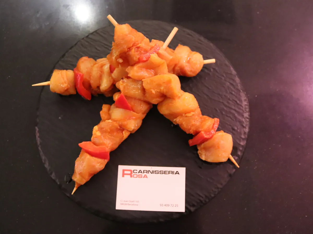 Pinchos de pollo marinado